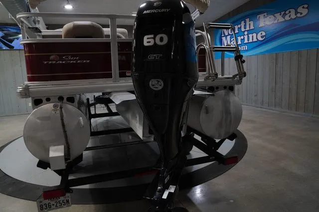 Slide: The Image of Sun Tracker Bass Buggy 18 DLX 2024 - 7