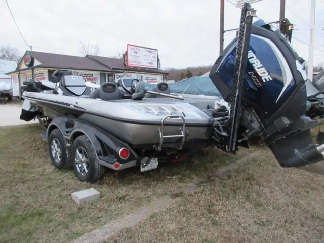 Slide: The Image of Ranger Z521C DUAL CONSOLE / 351 Hours / EVINRUDE 250 / PO 2015 - 10