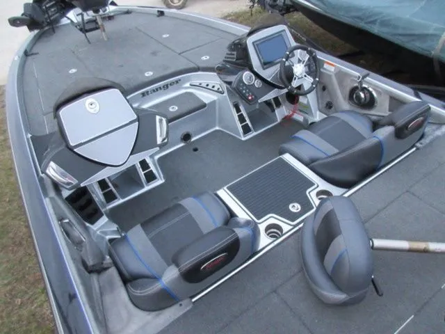 Slide: The Image of Ranger Z521C DUAL CONSOLE / 351 Hours / EVINRUDE 250 / PO 2015 - 18