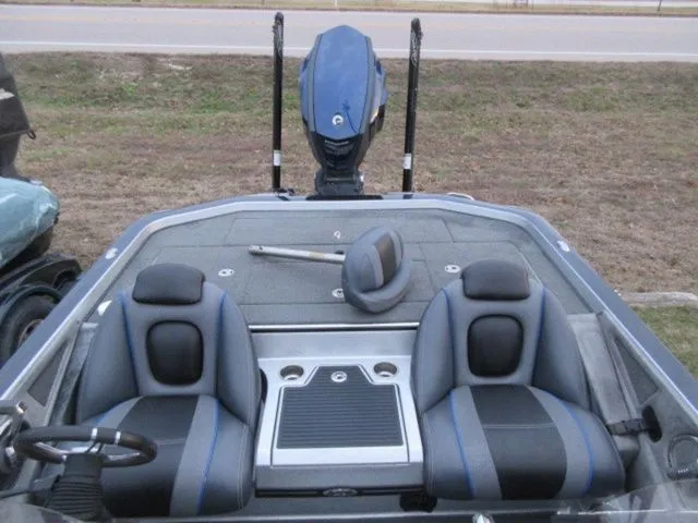 Slide: The Image of Ranger Z521C DUAL CONSOLE / 351 Hours / EVINRUDE 250 / PO 2015 - 21