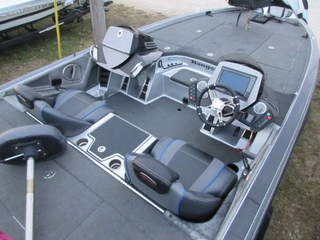 Slide: The Image of Ranger Z521C DUAL CONSOLE / 351 Hours / EVINRUDE 250 / PO 2015 - 3