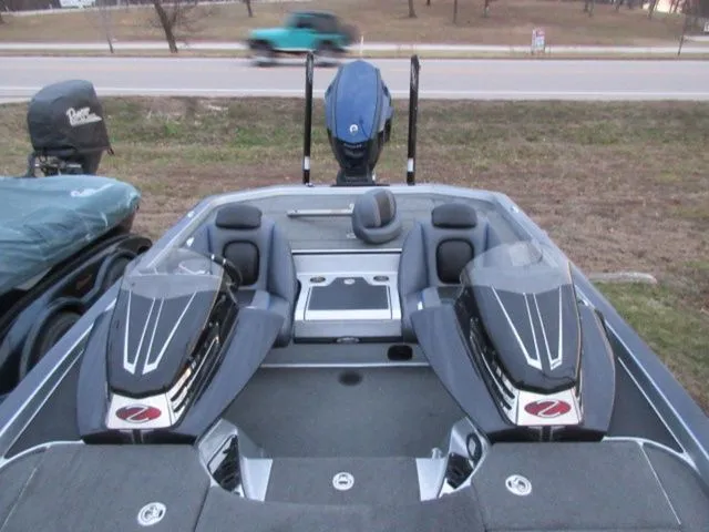 Slide: The Image of Ranger Z521C DUAL CONSOLE / 351 Hours / EVINRUDE 250 / PO 2015 - 4