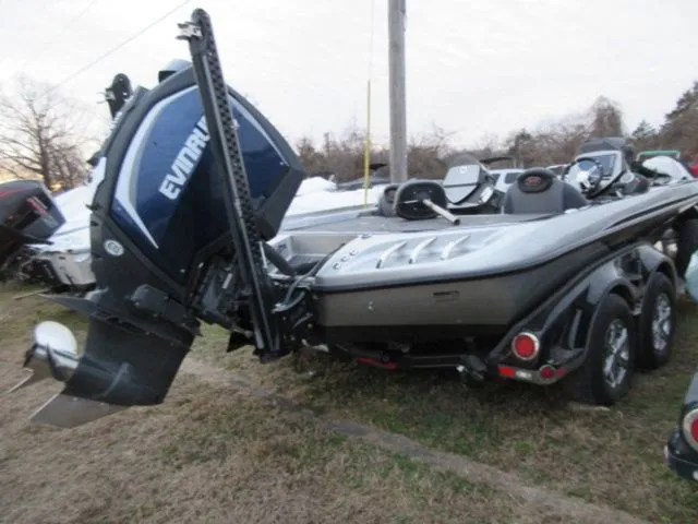 Slide: The Image of Ranger Z521C DUAL CONSOLE / 351 Hours / EVINRUDE 250 / PO 2015 - 9