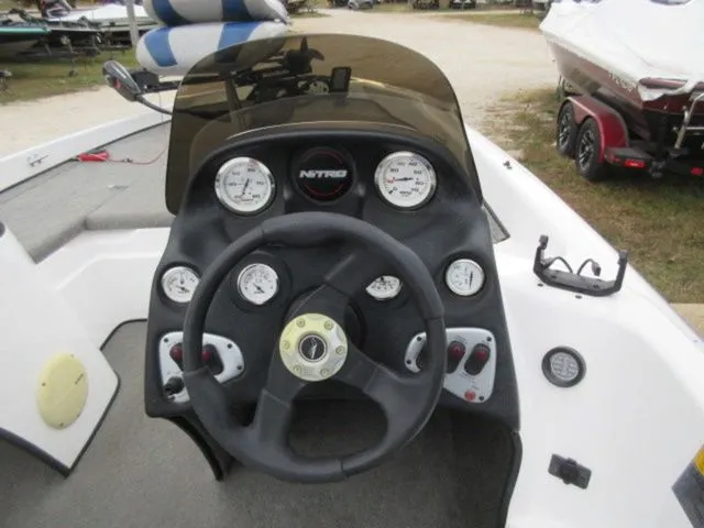 Slide: The Image of Tracker NX750 / 2016 EVINRUDE 115 HP OUTBOARD AND TRAILER 2005 - 19