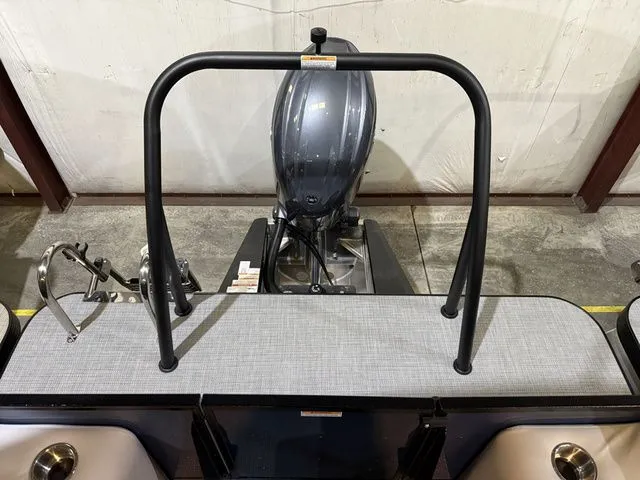 Slide: The Image of Veranda 22RC Vista View W/Yamaha 150 No Trailer 2026 - 9