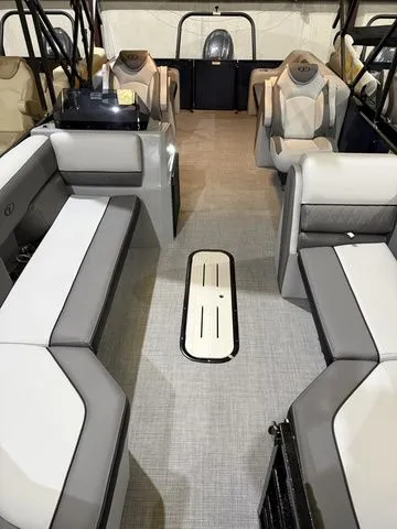 Slide: The Image of Veranda Vista View 22RC 2026 - 6