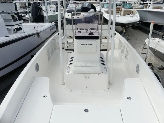 Slide: The Image of Bayliner Element E21 2021 - 10