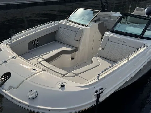 Slide: The Image of Sea Ray SDX 290 Outboard 2023 - 11