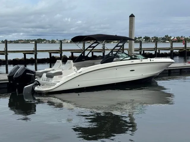 Slide: The Image of Sea Ray SDX 290 Outboard 2023 - 17