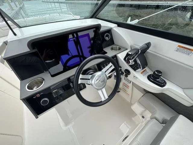 Slide: The Image of Sea Ray SDX 290 Outboard 2023 - 23