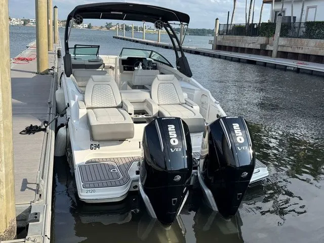 Slide: The Image of Sea Ray SDX 290 Outboard 2023 - 8