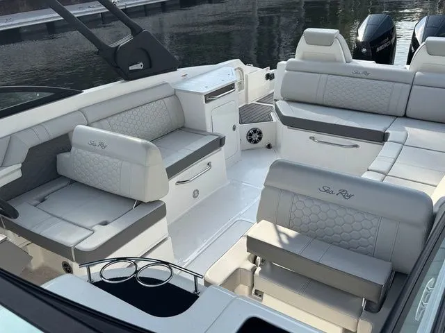Slide: The Image of Sea Ray SDX 290 Outboard 2023 - 9