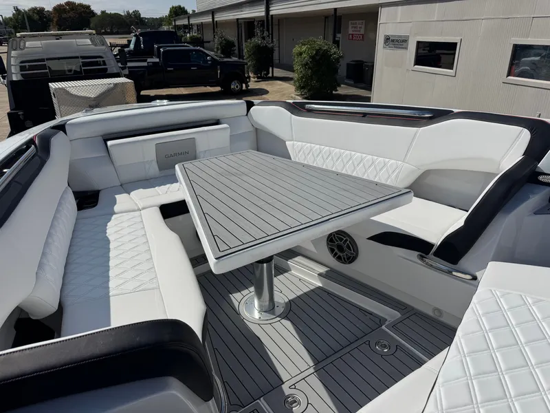 Slide: The Image of Nor-Tech 450 Sport Center Console 2025 - 14