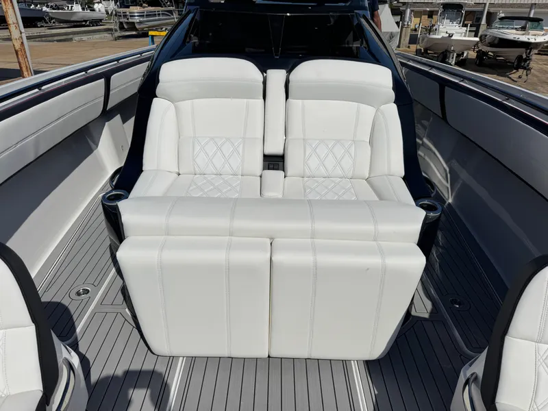 Slide: The Image of Nor-Tech 450 Sport Center Console 2025 - 15