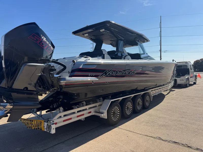 Slide: The Image of Nor-Tech 450 Sport Center Console 2025 - 3