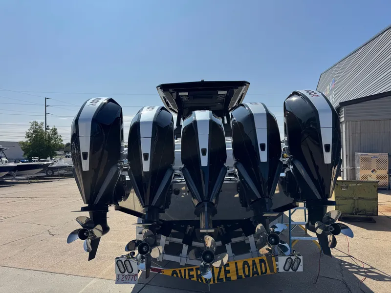 Slide: The Image of Nor-Tech 450 Sport Center Console 2025 - 4