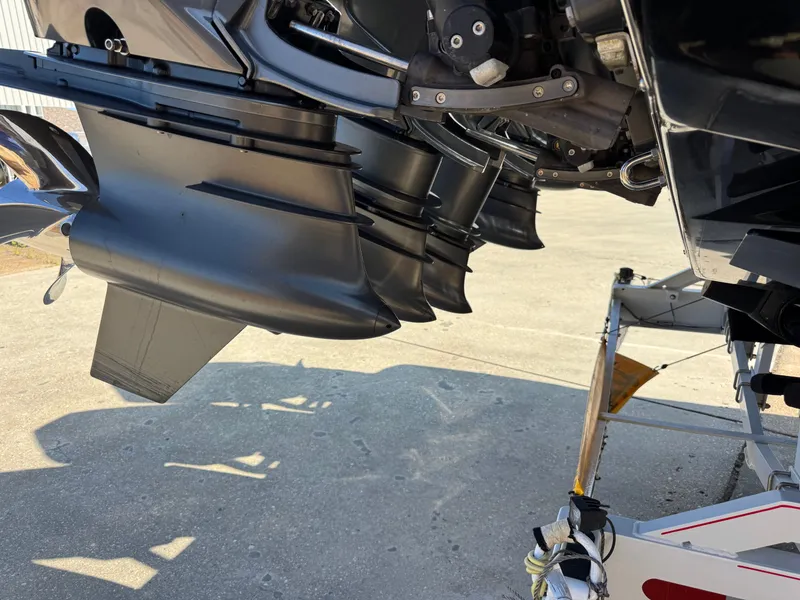 Slide: The Image of Nor-Tech 450 Sport Center Console 2025 - 5