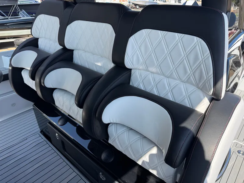 Slide: The Image of Nor-Tech 450 Sport Center Console 2025 - 6