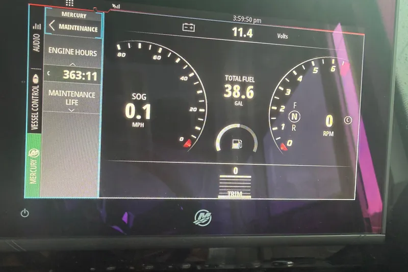 Slide: The Image of Axopar 28 Cabin 2019 - 26