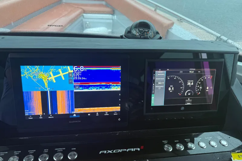 Slide: The Image of Axopar 28 Cabin 2019 - 27