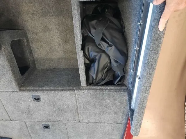 Slide: The Image of Tracker Pro 170 2026 - 17