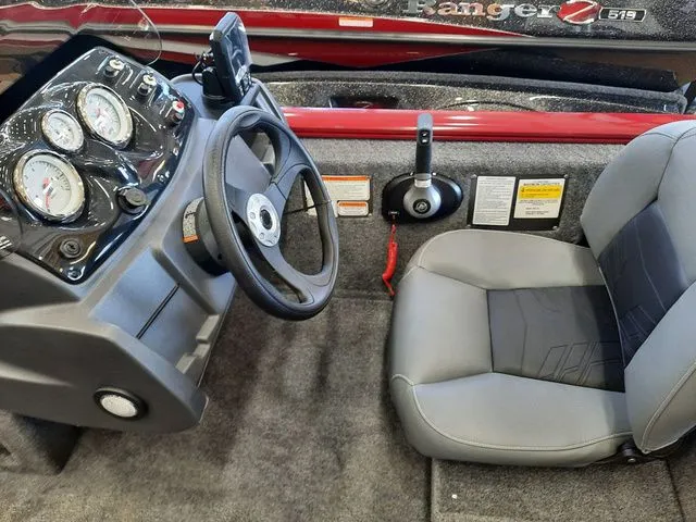 Slide: The Image of Tracker Pro 170 2026 - 18