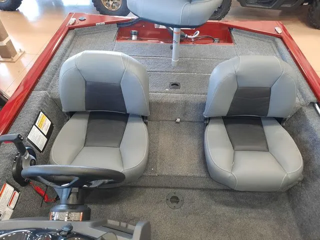 Slide: The Image of Tracker Pro 170 2026 - 20