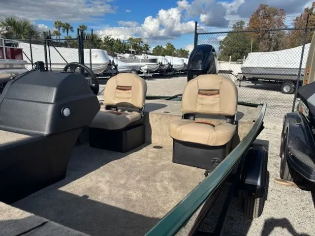 Slide: The Image of Tracker Bass Tracker Classic Limited 2026 - 6