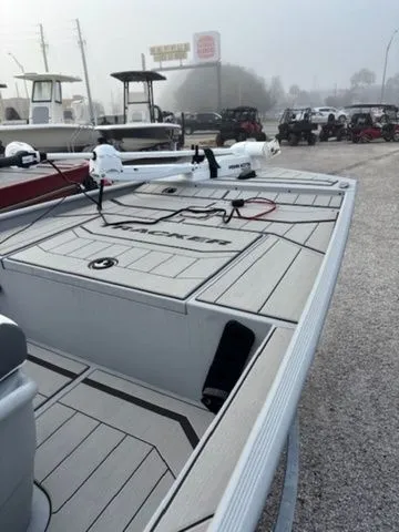 Slide: The Image of Tracker BASS TRACKER® CLASSIC CC 2026 - 7