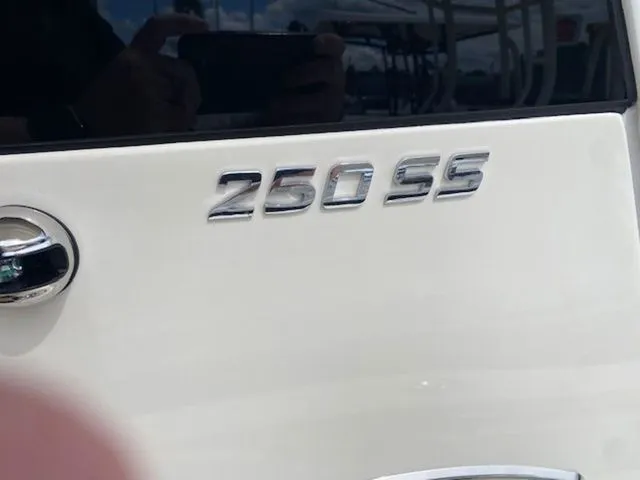 Slide: The Image of Shearwater 250 SS CAROLINA BAY 2025 - 7