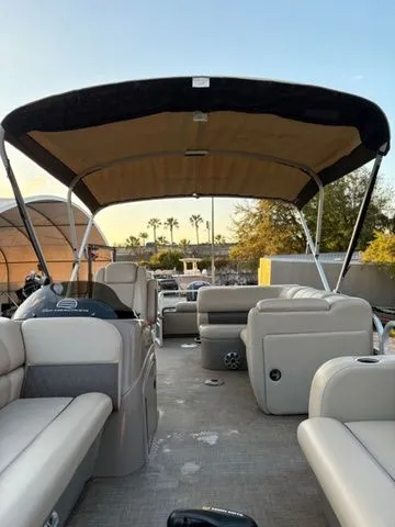 Slide: The Image of Sun Tracker SportFish 22 DLX 2023 - 3