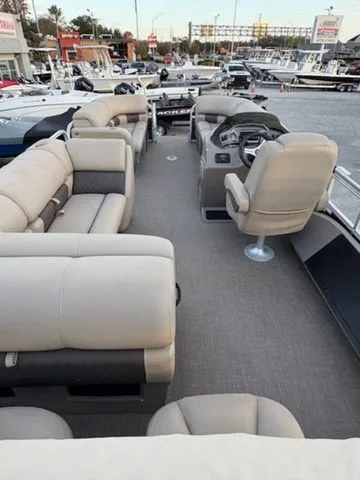 Slide: The Image of Sun Tracker SportFish 22 DLX 2023 - 5