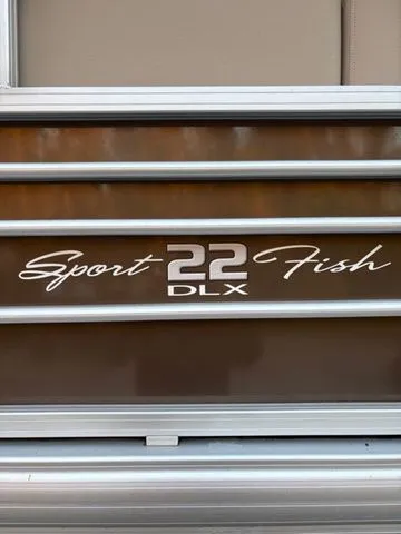 Slide: The Image of Sun Tracker SportFish 22 DLX 2023 - 7