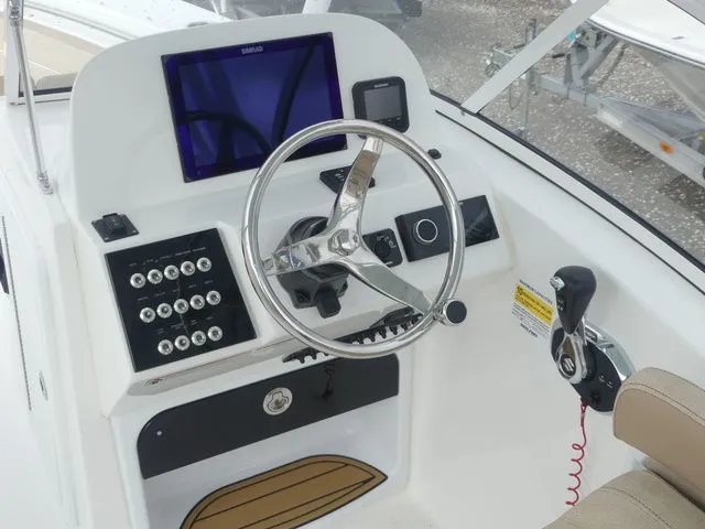 Slide: The Image of Sea Pro 240 Dual Console DLX 2025 - 16