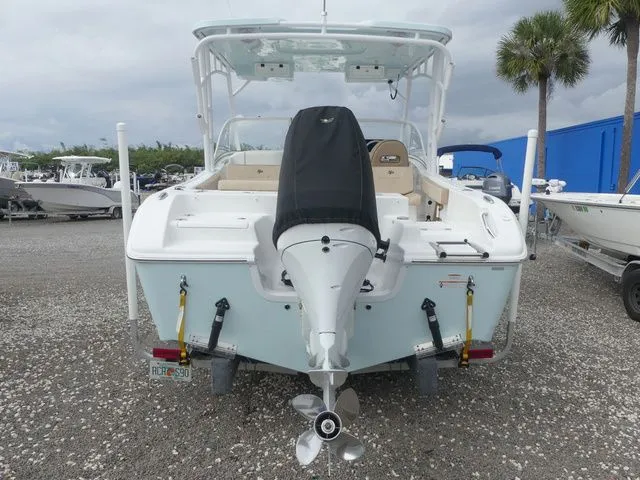 Slide: The Image of Sea Pro 240 Dual Console DLX 2025 - 5