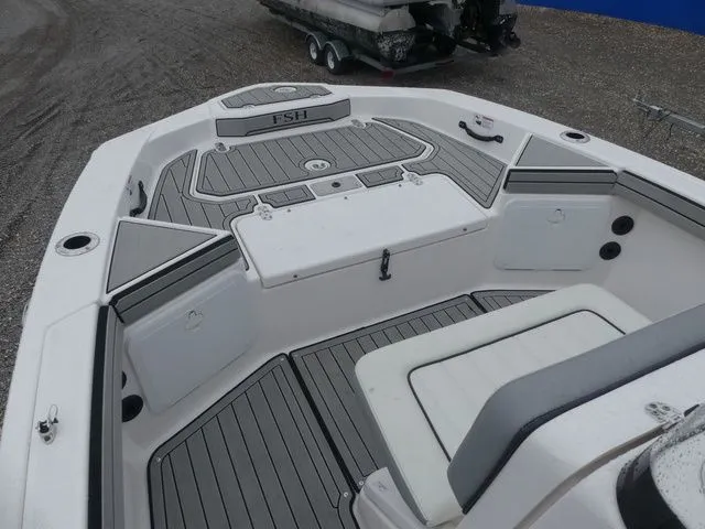 Slide: The Image of Yamaha 195 FSH Deluxe 2022 - 11