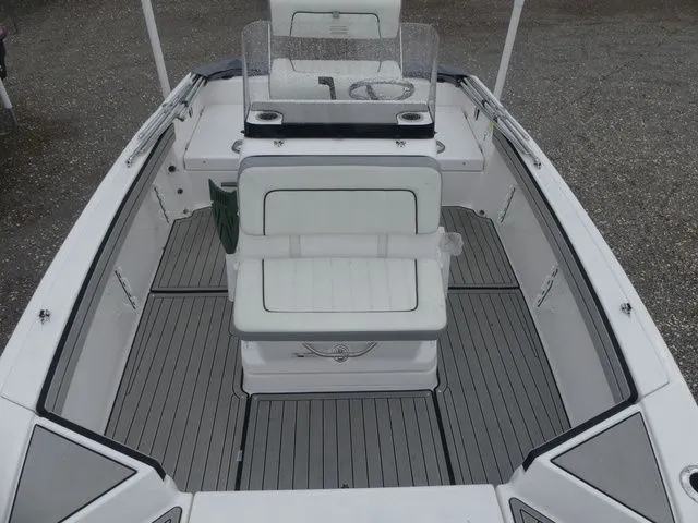 Slide: The Image of Yamaha 195 FSH Deluxe 2022 - 12