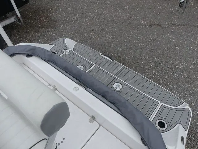 Slide: The Image of Yamaha 195 FSH Deluxe 2022 - 15