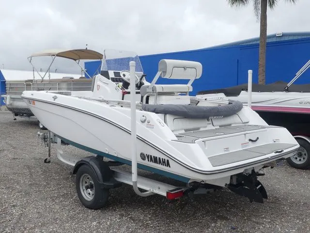 Slide: The Image of Yamaha 195 FSH Deluxe 2022 - 6