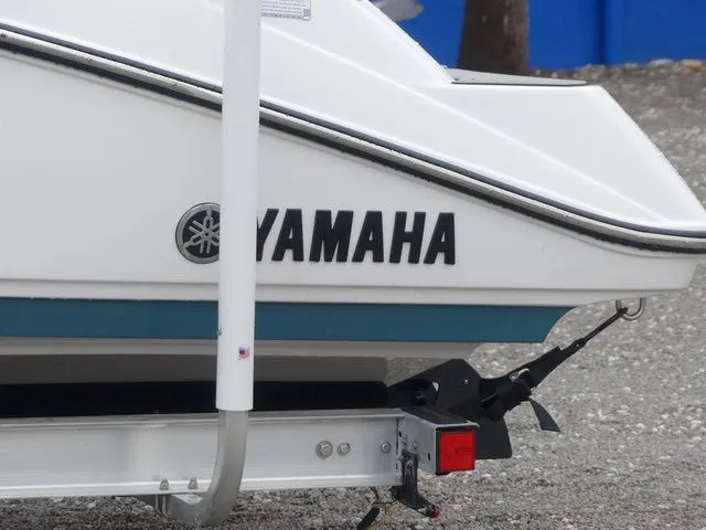 Slide: The Image of Yamaha 195 FSH Deluxe 2022 - 8