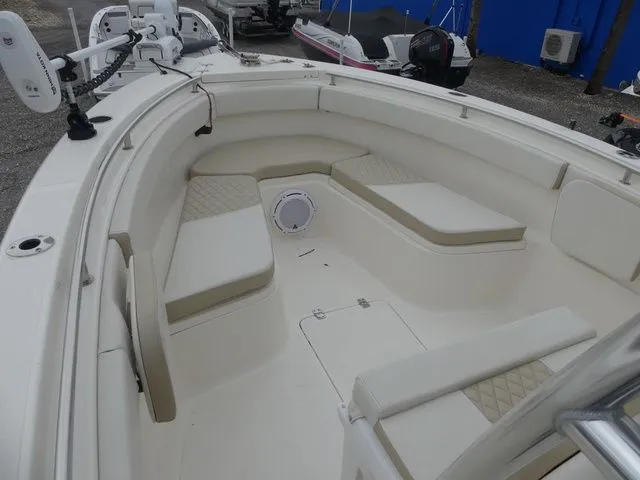 Slide: The Image of Bulls Bay 255 Center Console 2025 - 10
