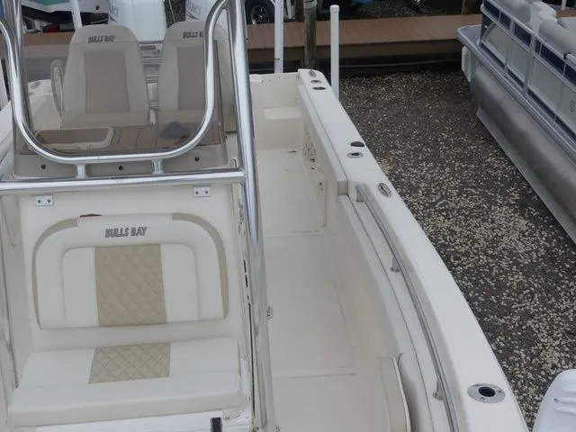 Slide: The Image of Bulls Bay 255 Center Console 2025 - 14