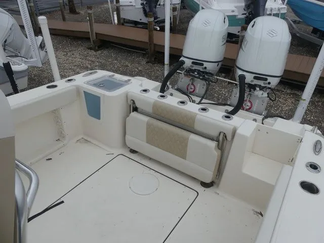 Slide: The Image of Bulls Bay 255 Center Console 2025 - 19