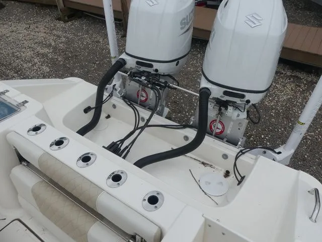 Slide: The Image of Bulls Bay 255 Center Console 2025 - 20