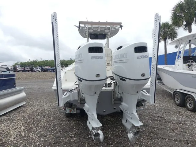 Slide: The Image of Bulls Bay 255 Center Console 2025 - 5