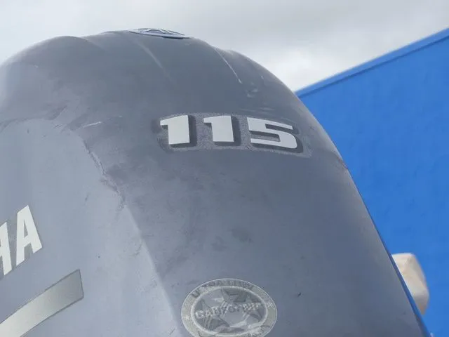 Slide: The Image of NauticStar 193 SC 2018 - 10