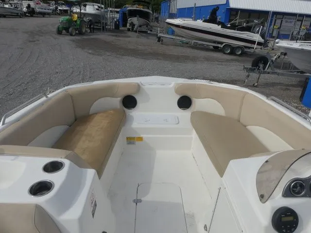 Slide: The Image of NauticStar 193 SC 2018 - 13