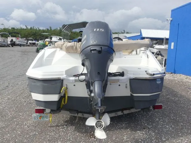 Slide: The Image of NauticStar 193 SC 2018 - 5