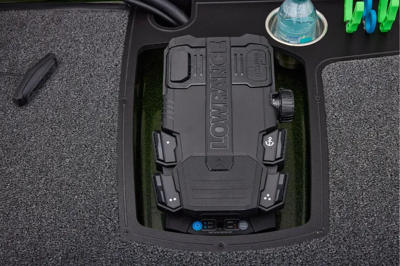 Slide: The Image of 2026 Ranger Z521 boat with Garmin navigation system and trolling motor. - 16