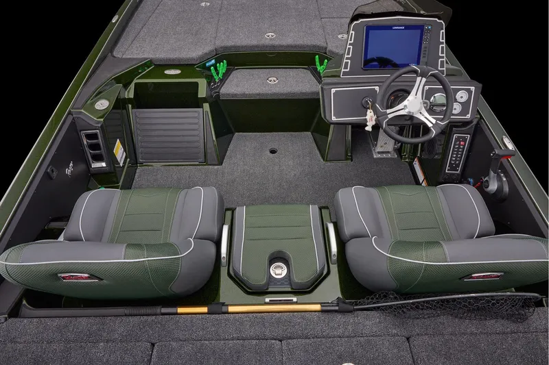 Slide: The Image of 2026 Ranger Z521 boat interior with open storage compartment between two seats. - 49